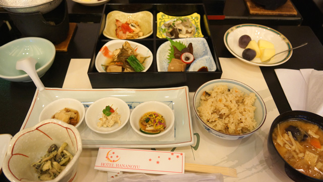 http://hanabana.hotelhananoyu.jp/images/meal/2015/20151130-003.jpg